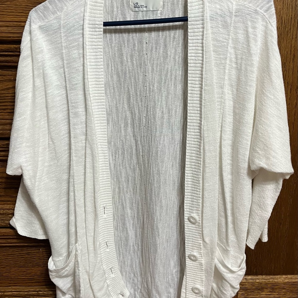 American Eagle white sweater, Large, 3/4 length sleeves, lightweight, pockets